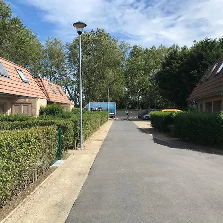 Holiday home Vlak Aan Plopsaland En De Zee De Panne