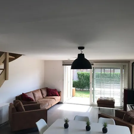 Vlak Aan Plopsaland En De Zee Holiday home De Panne